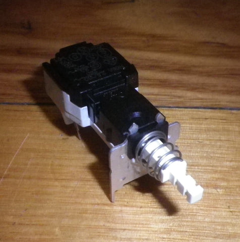 Konig Television Pushbutton On/Off Switch with Remote Contacts - Part # SWP532